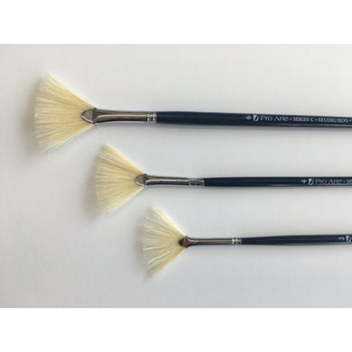 Series C Studio Hog Fan Brush